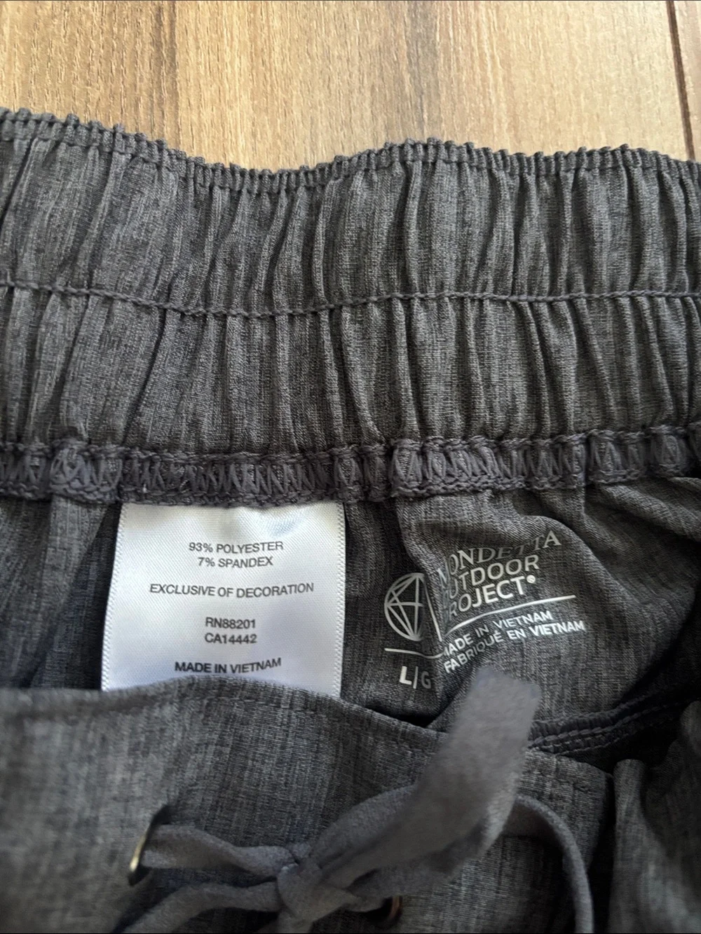 Mondetta Outdoor Project Workout Shorts L Grey Athletic